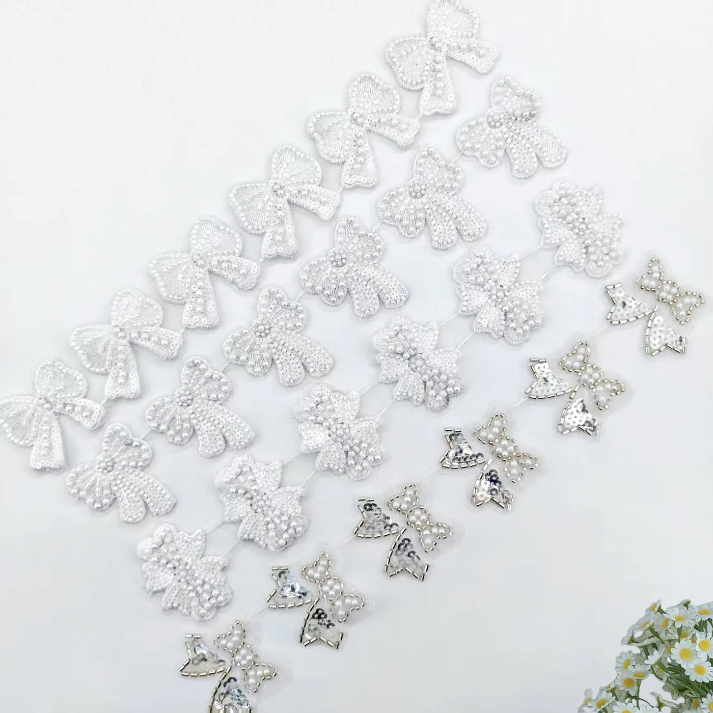 White flower and butterfly motif collection · MET-1001 — product view